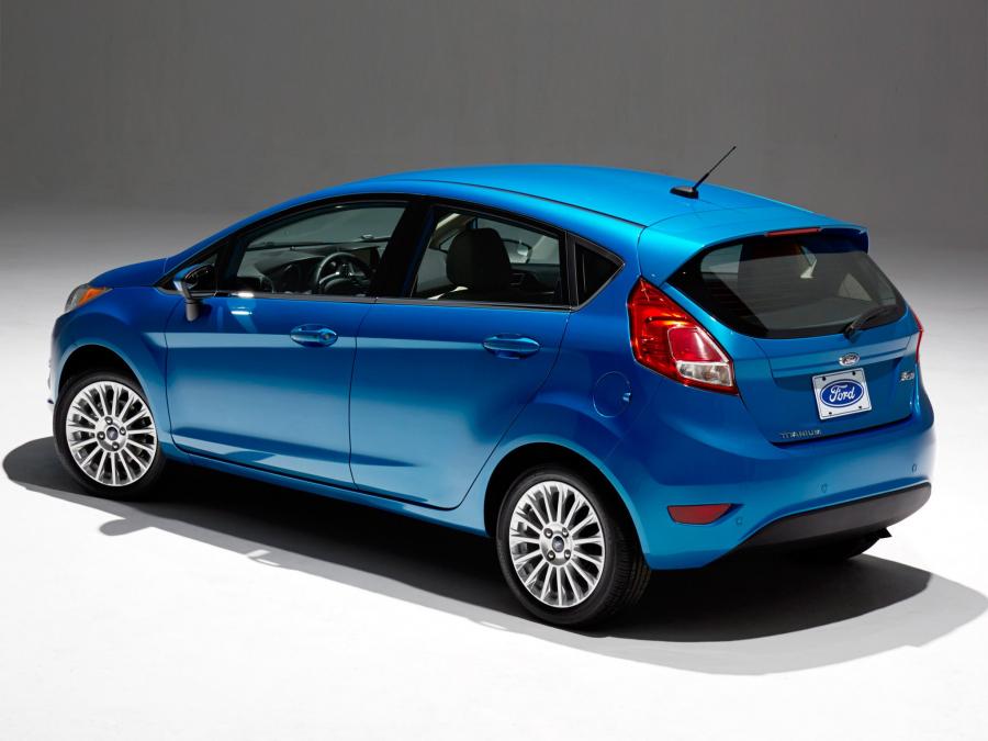  Ford Fiesta Titanium Hatchback 2013 года  (NA) (фото 7 из 28)